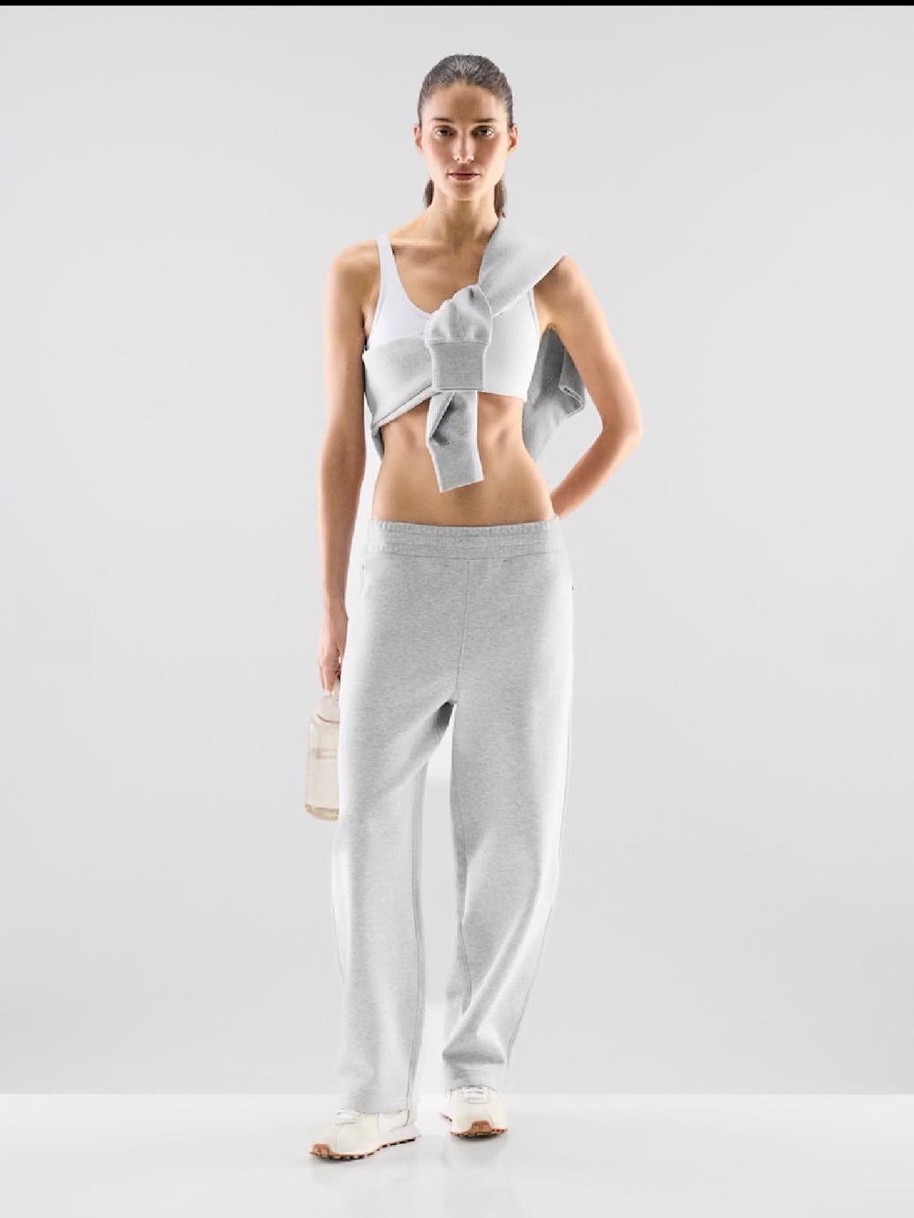 Aritzia Grounded Barrel Pant